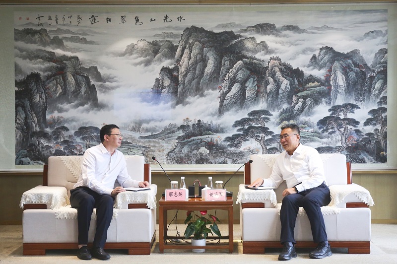 9月1日  公司黨委副書記、總裁解志炯一行赴西咸新區(qū)灃東新城開展座談交流.jpg