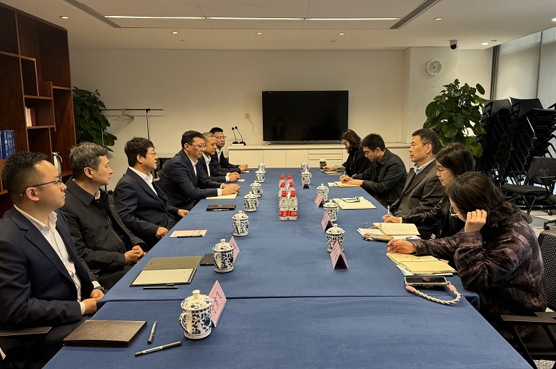 3月27日 公司黨委書記、董事長姚衛(wèi)東帶隊(duì)拜訪中國信托業(yè)協(xié)會(huì)黨委書記劉峰.jpg