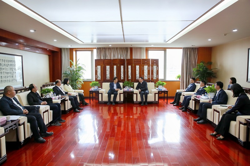 4月10日 公司黨委副書記、總裁解志炯會見咸陽市副市長程文杰一行.jpg